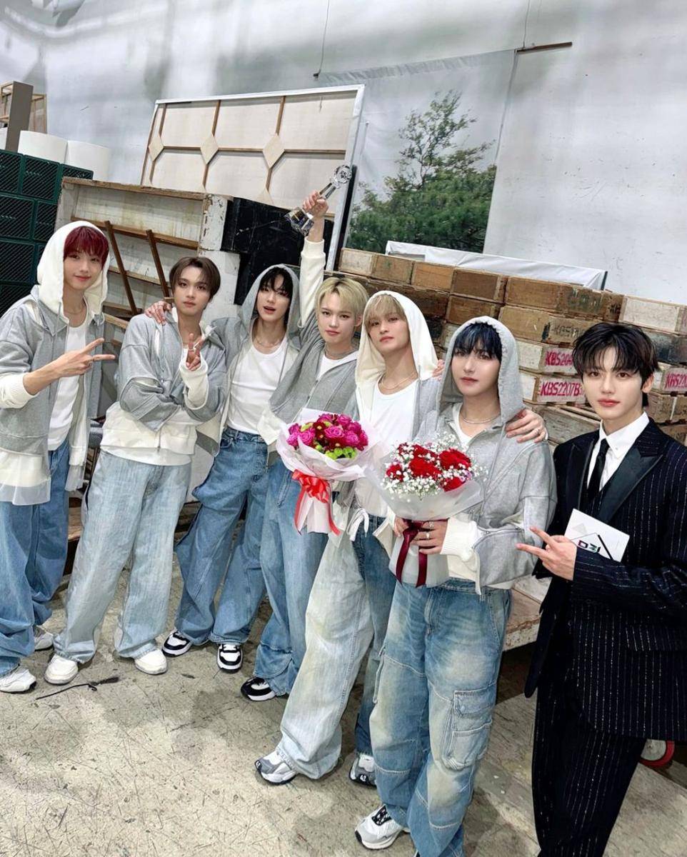 NCT DREAM (instagram.com/nct_dream)