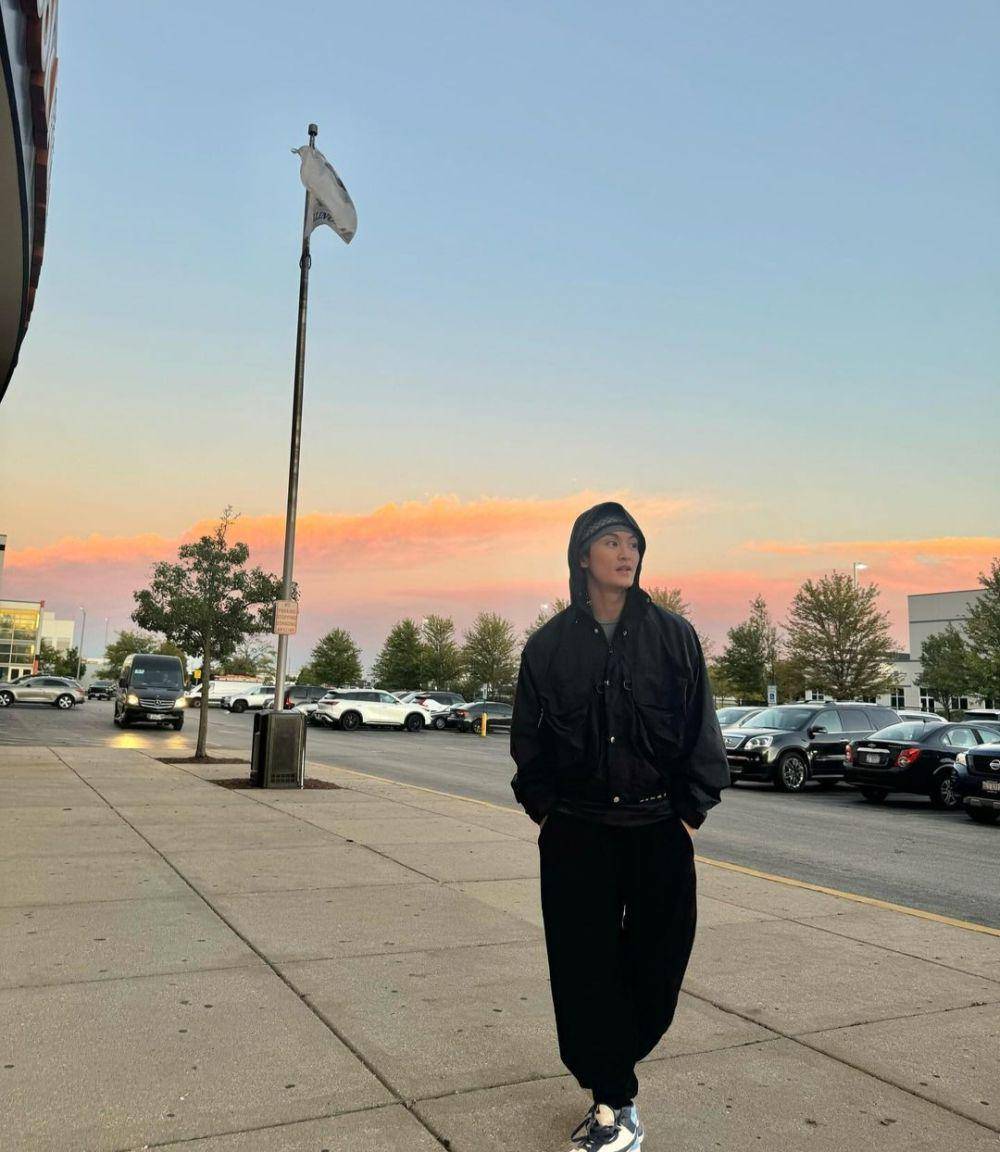 Mark NCT (instagram.com/onyourm__ark)