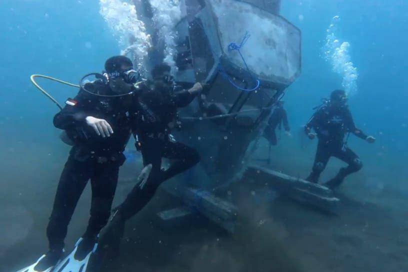 Kapal Patroli Keamanan Laut (Patkamla) Lanal Denpasar di Pantai Telaga, Banjar Dinas Tamansari, Desa Tianyar (screenshot video)