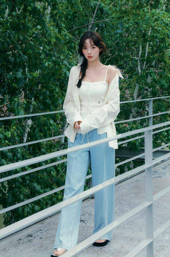 inspirasi outfit buat hangout ala Chae Soo Bin (instagram.com/citybreeze_official)