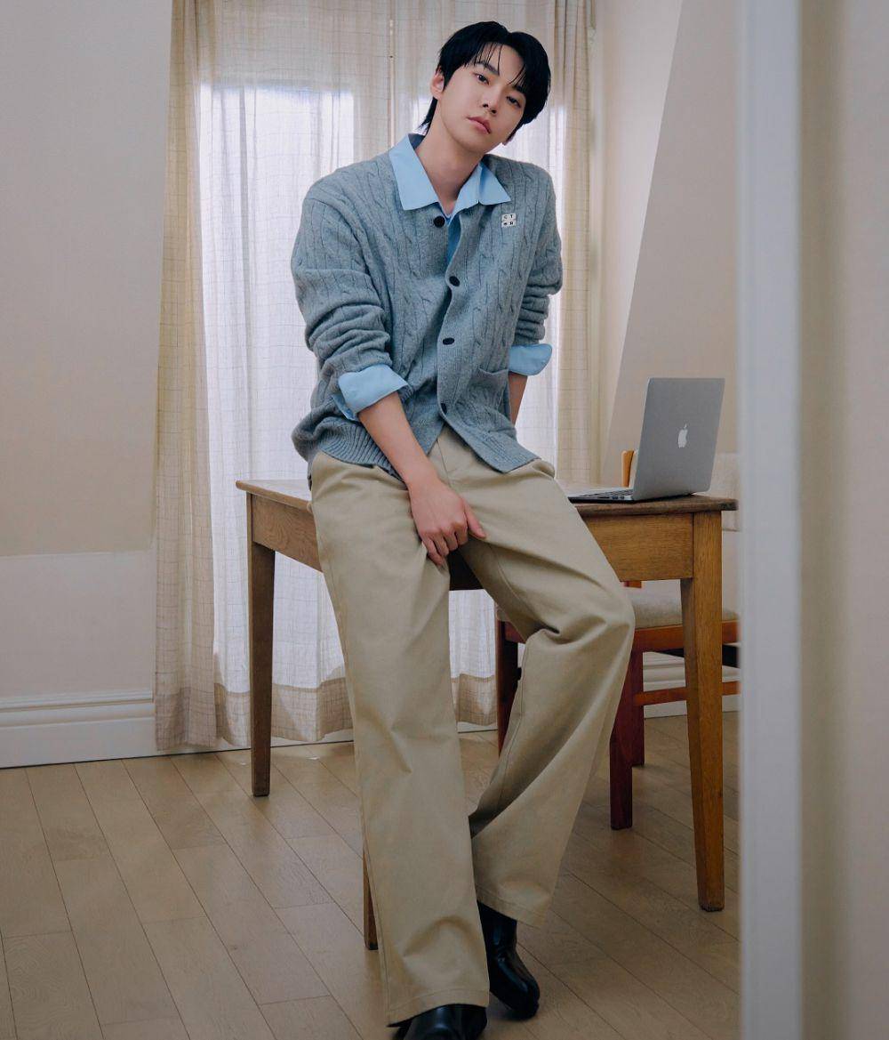 ide mix and match outer ala Doyoung NCT (instagram.com/citybreeze_official)