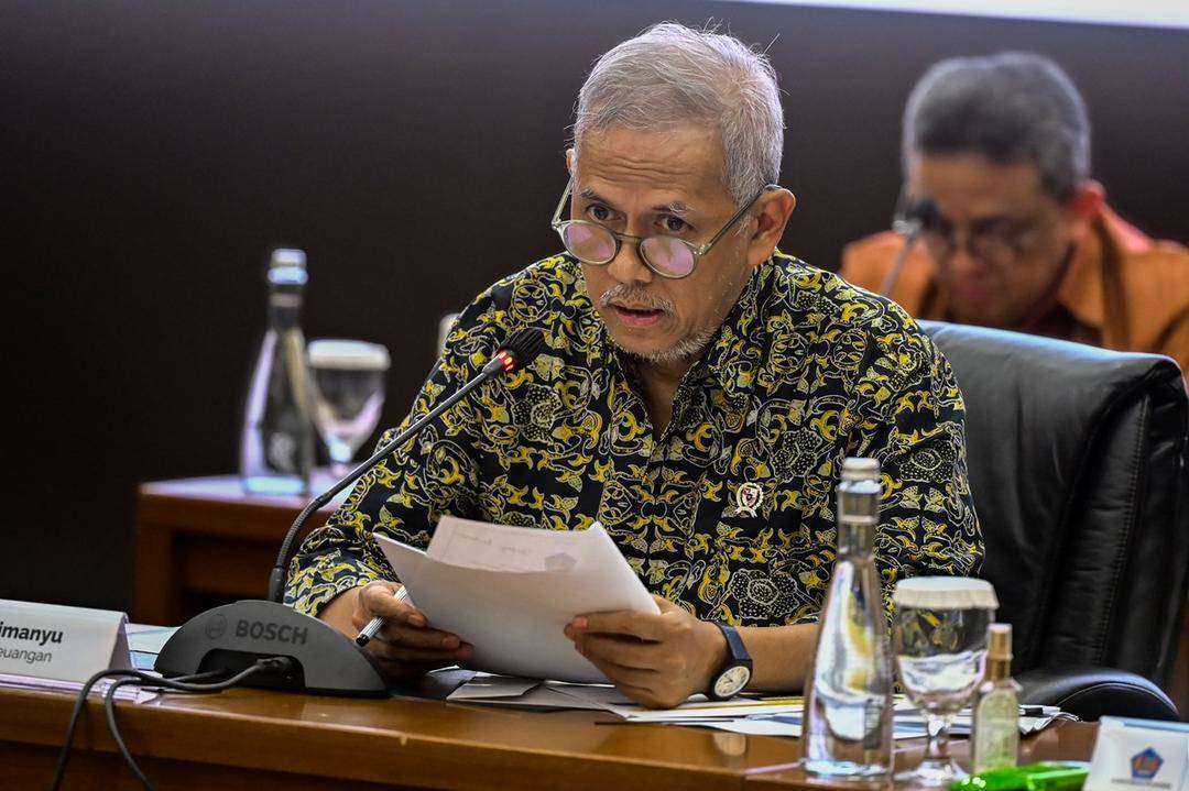 Wakil Menteri Keuangan Anggito Abimanyu memberikan keterangan pers APBN KiTa edisi November 2024 di Jakarta, Jumat (8/11/2024). (Doc: ANTARA FOTO/Rivan Awal Lingga)