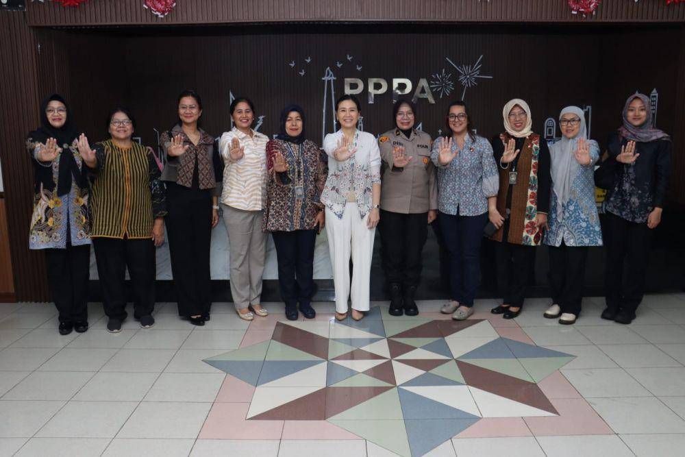 Wamen PPPA, Veronica Tan mengunjungi Unit Pelaksana Teknis Daerah Perlindungan Perempuan dan Anak (UPTD PPA)  Pemerintah Provinsi Jakarta (dok. Humas KemenPPPA)