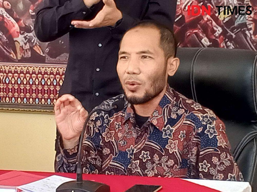 Pria Disabilitas Tanpa Lengan Pakai Kaki Lakukan Pelecehan, Benarkah?