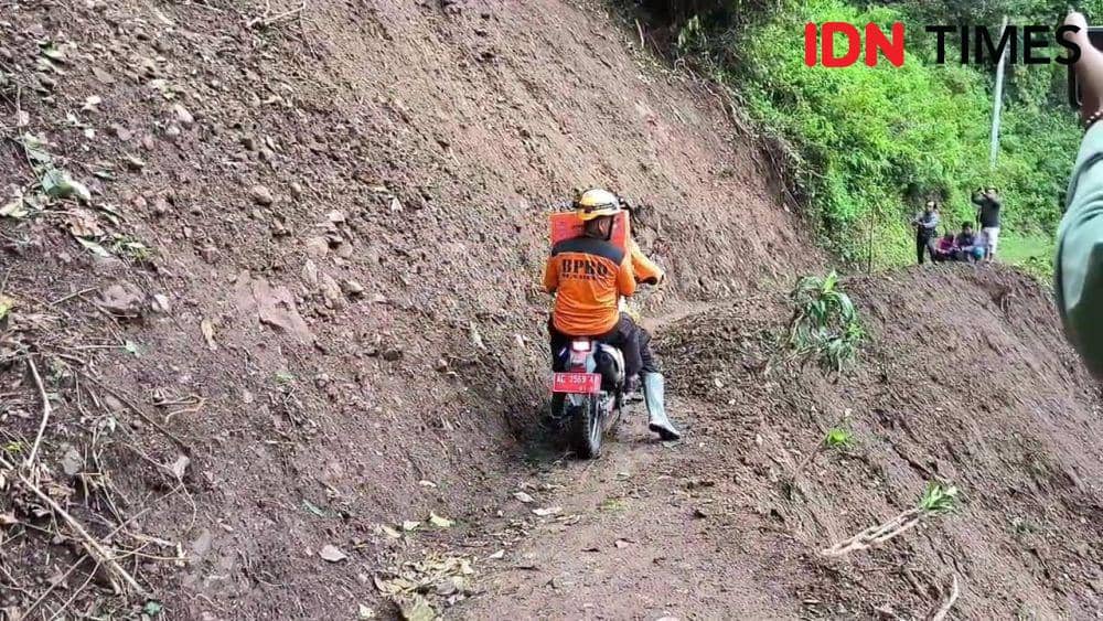 Tebing setinggi 80 meter dan lebar 10 meter di Dusun Nglengko, Desa Ngranget, Kecamatan Dagangan, Kabupaten Madiun. IDN Times/ Riyanto.