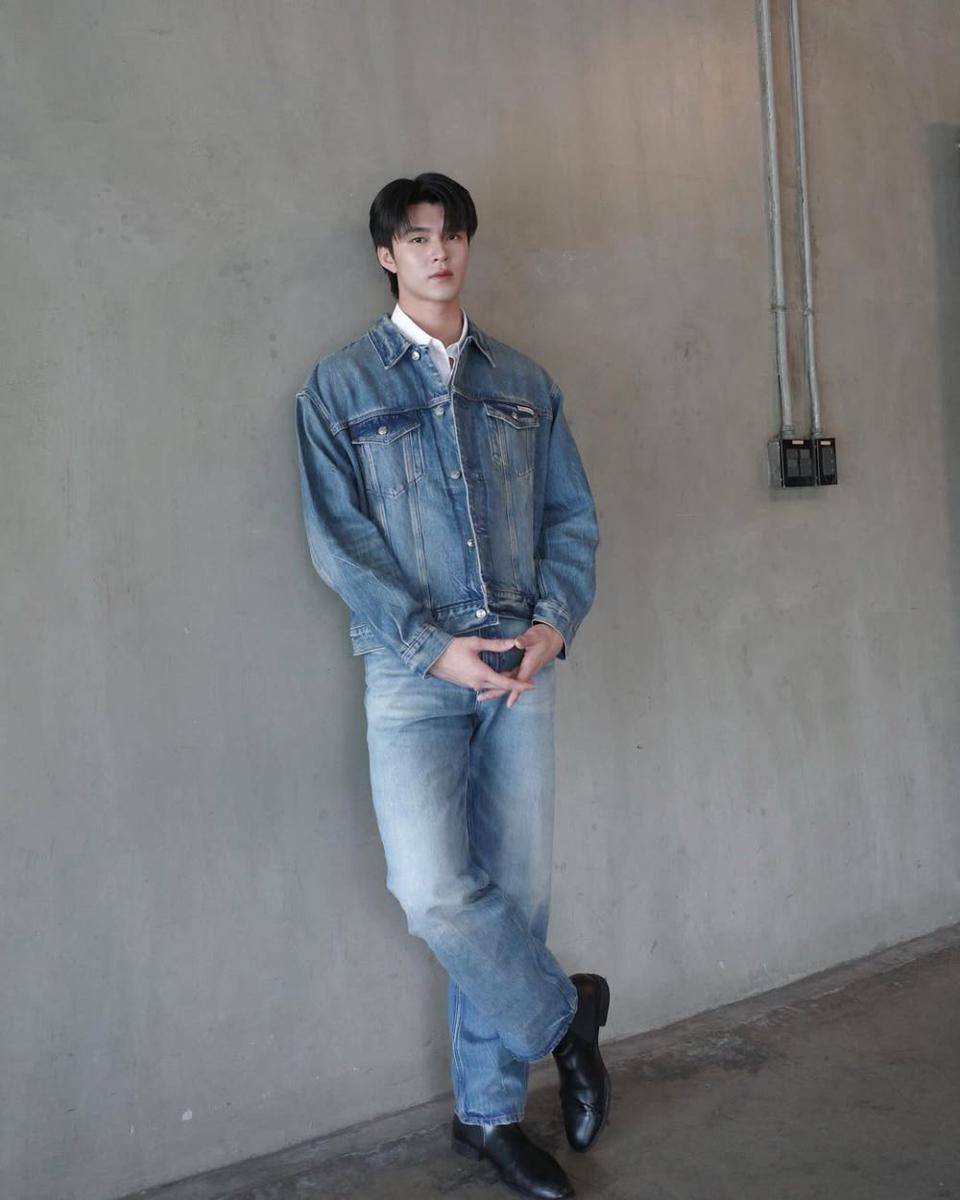 outfit layering ala Meen Nichakoon (instagram.com/meennicha8)