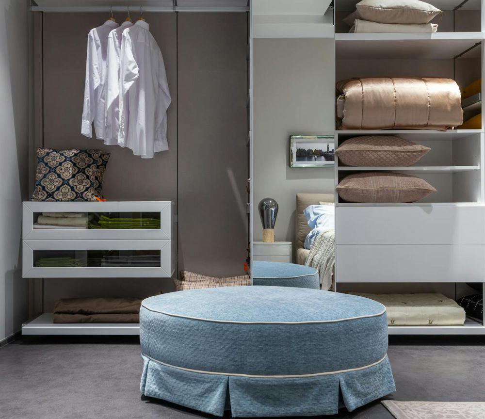 11 Furniture Esensial di Walk-in Closet, Ruang Ganti Jadi Mewah!