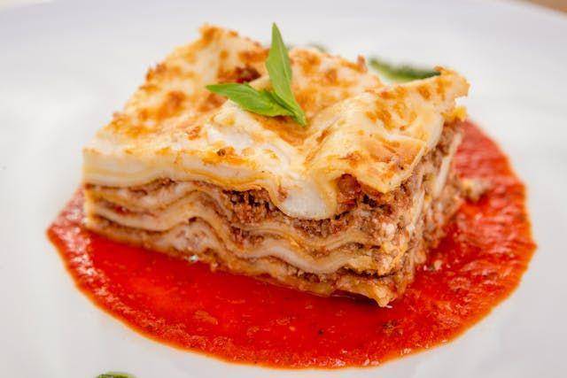 Potret lapisan lasagna (pexels.com/Ioan Bilac)