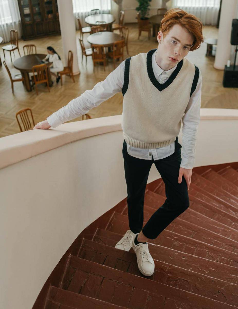 outfit interview kerja (pexels.com/Mikhail Nilov)