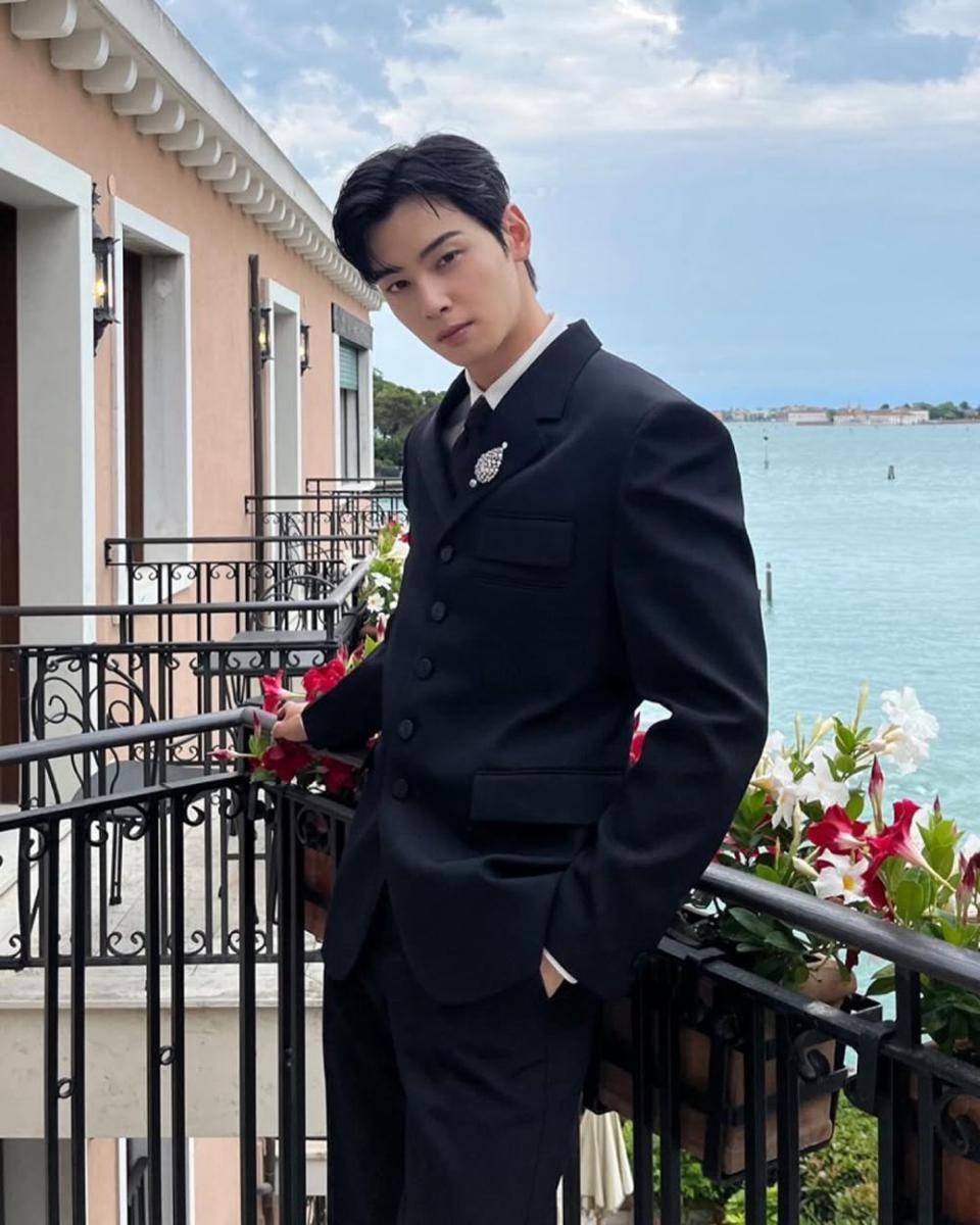 potret Cha Eun Woo (instagram.com/eunwo.o_c)