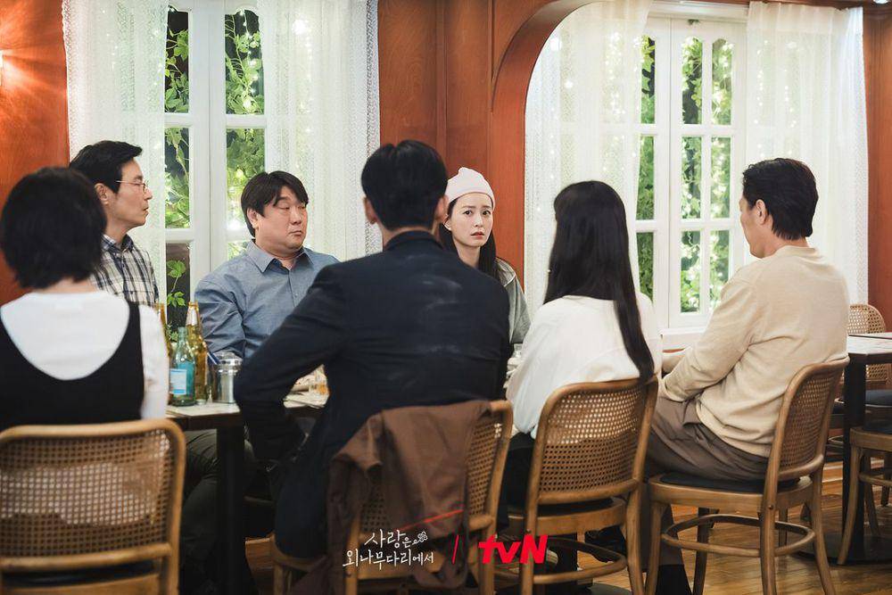 Still cut Love Your Enemy (instagram.com/tvn_drama)