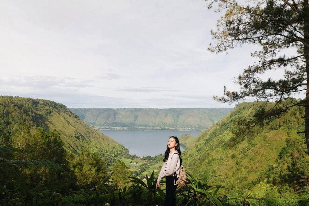 [QUIZ] Dari Lagu Isyana Favoritmu, Kami Tebak Destinasi Impianmu