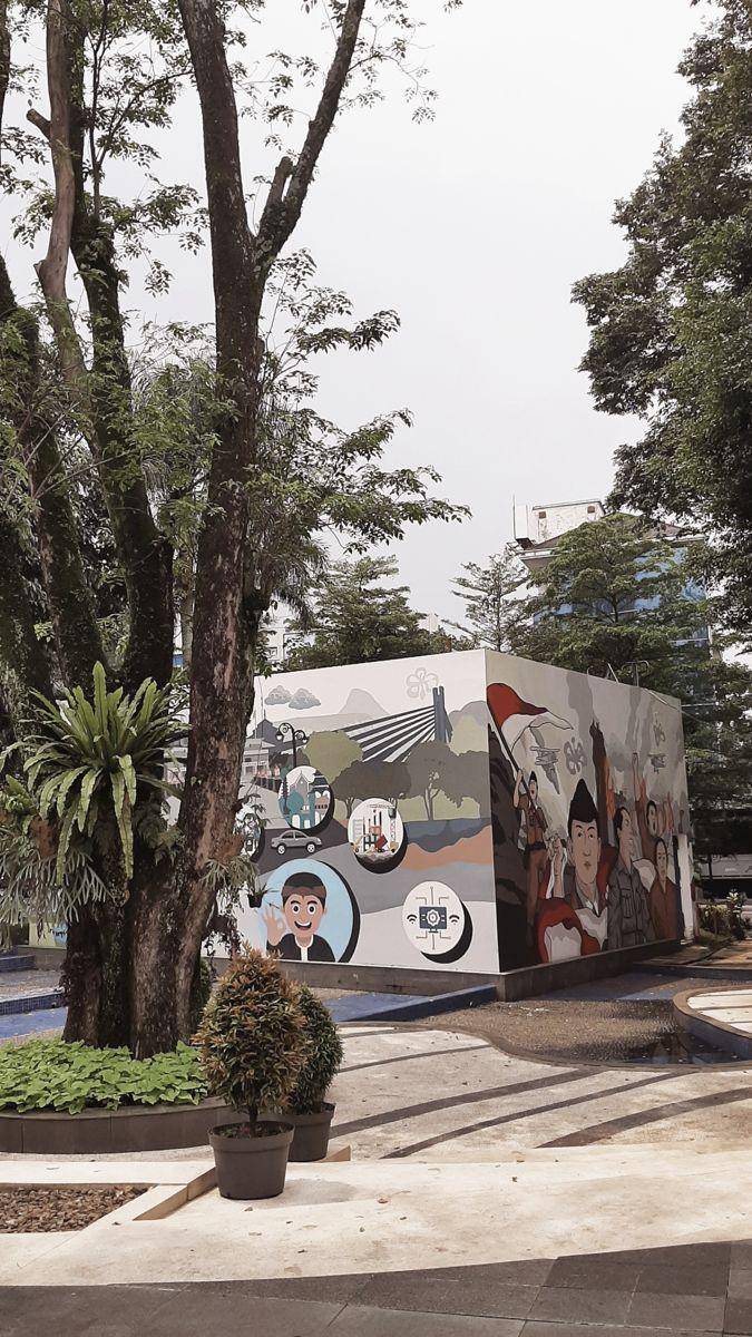 Taman Sejarah Bandung (https://id.pinterest.com/neviabellia/)