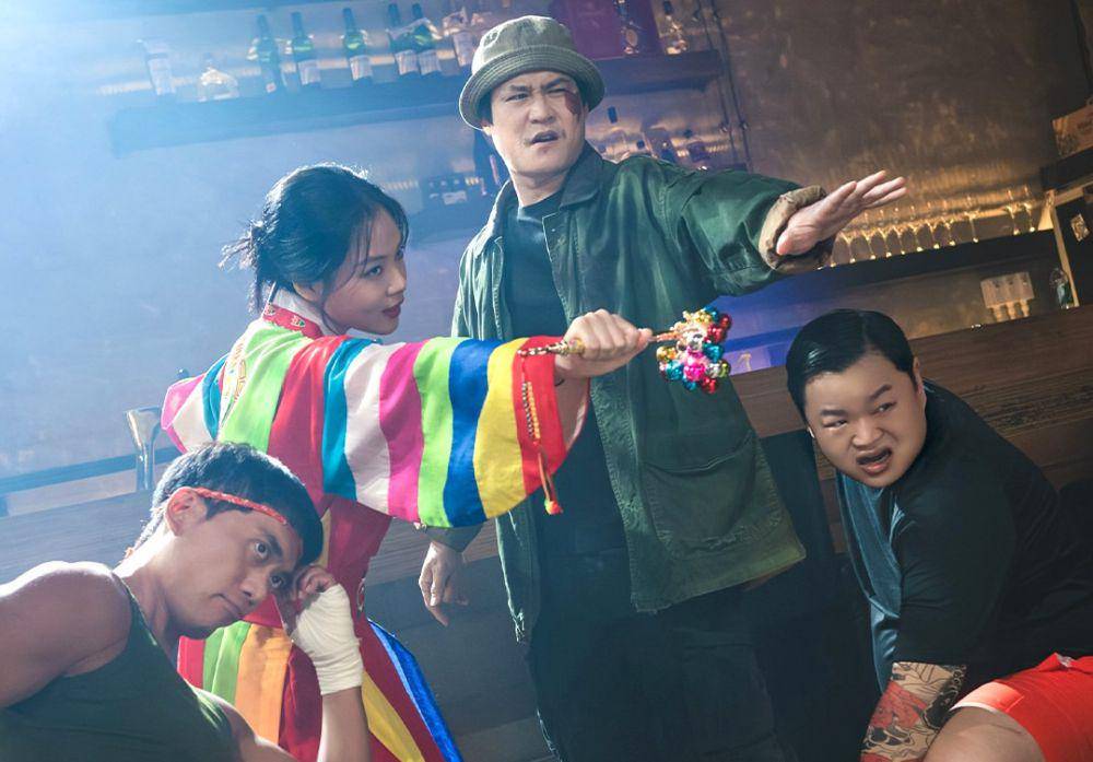 7 Siasat Membangun Kepercayaan Kartel Narkoba di The Fiery Priest 2