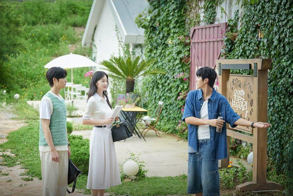 7 Perbuatan Manis Oh Chan Hwi pada Bang A Reum di Brewing Love, Gemas!