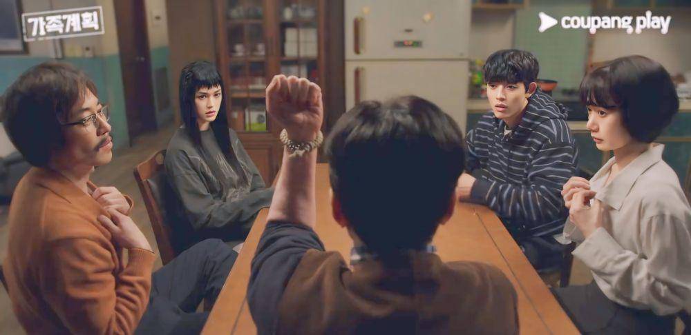 Cuplikan drama Family Matters (dok. Coupang Play/Family Matters)