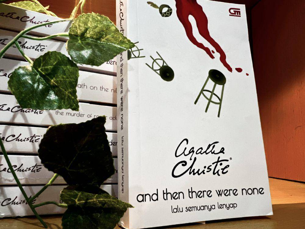 novel And Then There Were None karya Agatha Christie (dok. pribadi/Shofi Nurul 'Izzati)