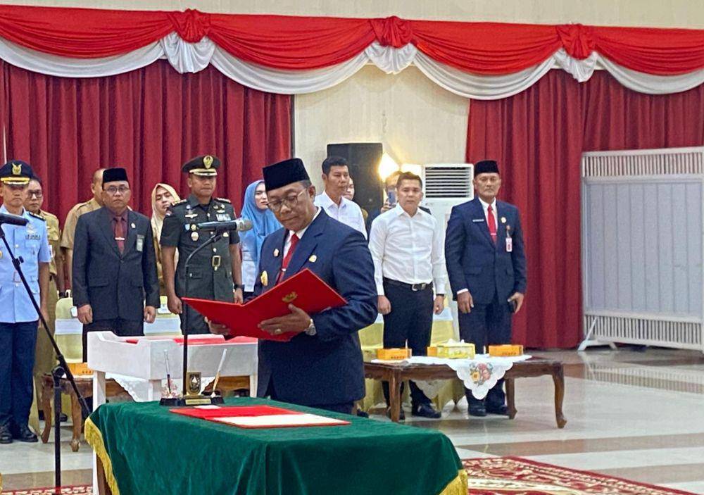 Pj Gubernur Riau Rahman Hadi saat membacakan amanat untuk Pj Wali Kota Pekanbaru yang Baru (IDN Times/ Fanny Rizano)