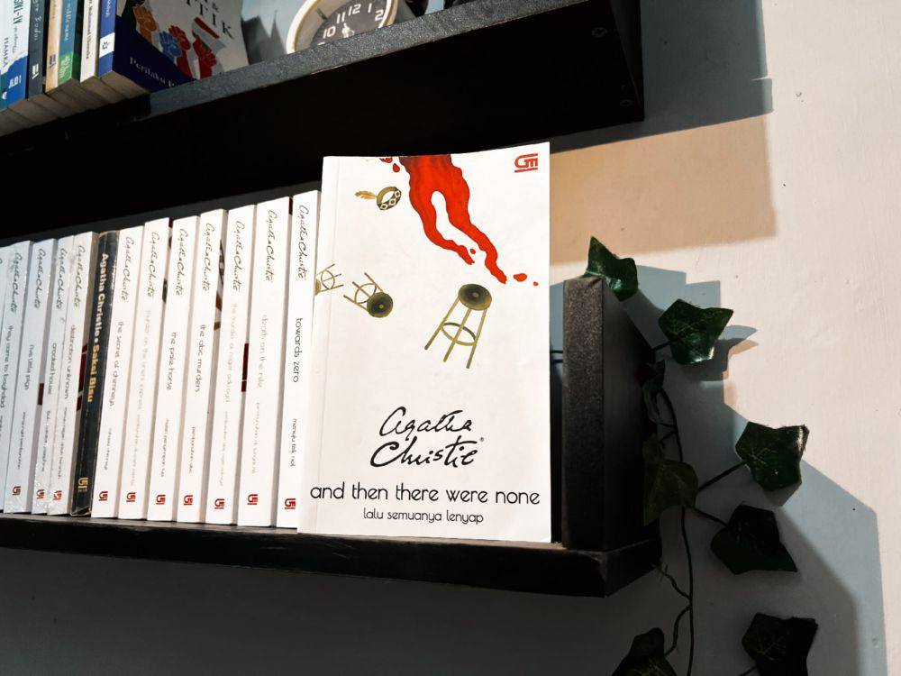 novel And Then There Were None karya Agatha Christie (dok. pribadi/Shofi Nurul 'Izzati)