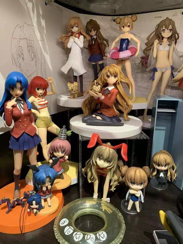 potret koleksi Toradora! (reddit.com/user/datsenkobread2)