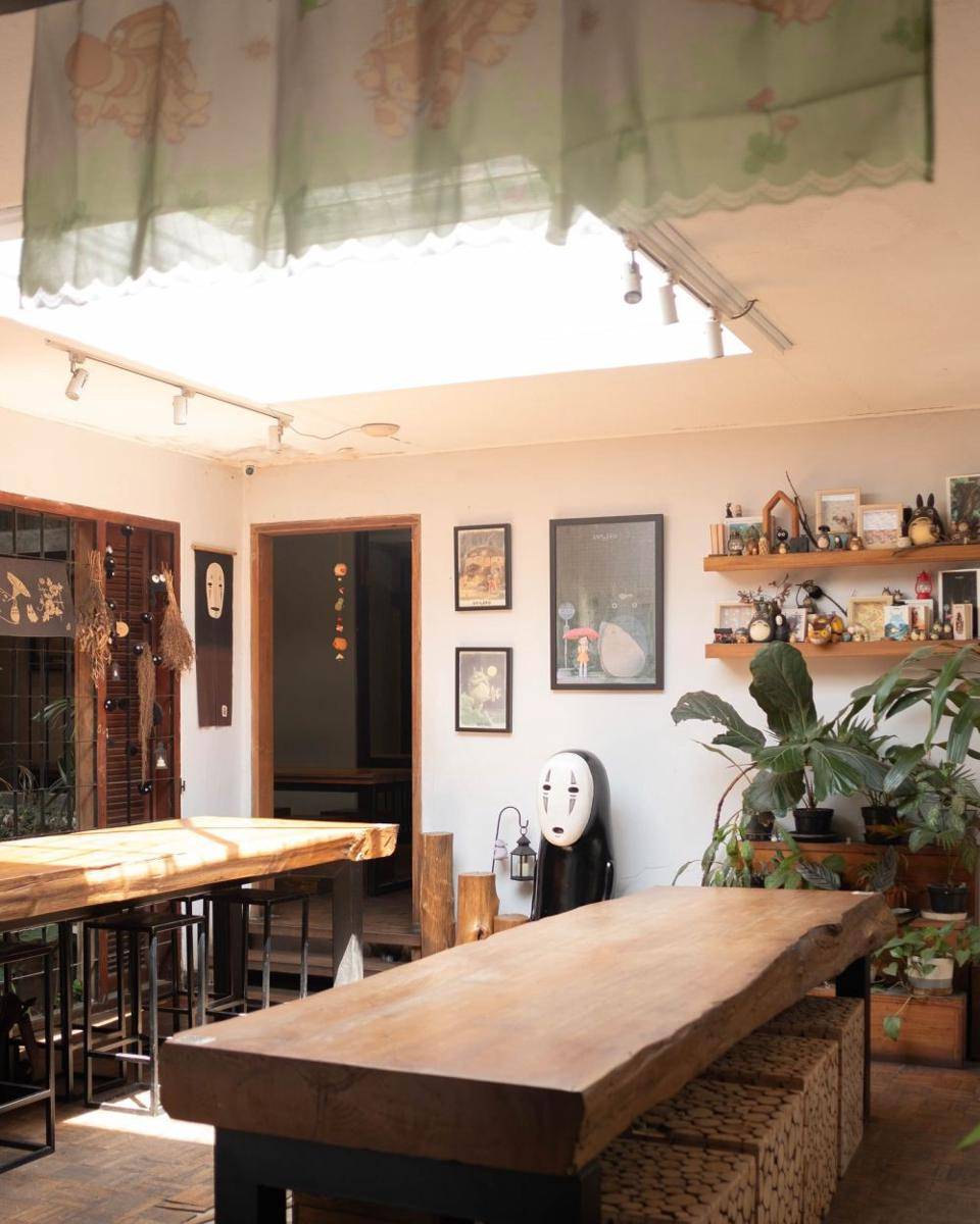 Potret interior Kurokoffe di Bandung (instagram.com/kurokoffee)