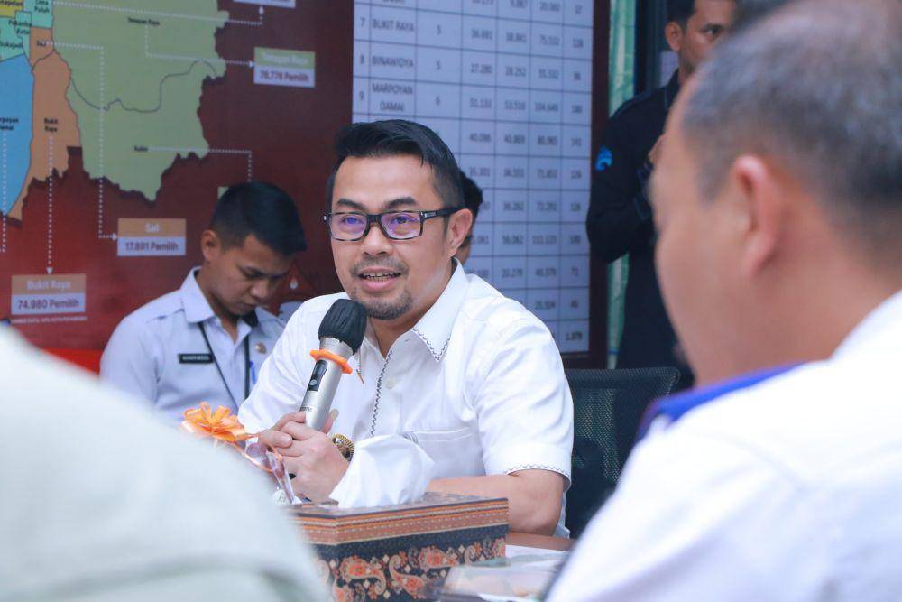 PJ Wali Kota Pekanbaru Risnandar Mahiwa (pekanbaru.go.id)