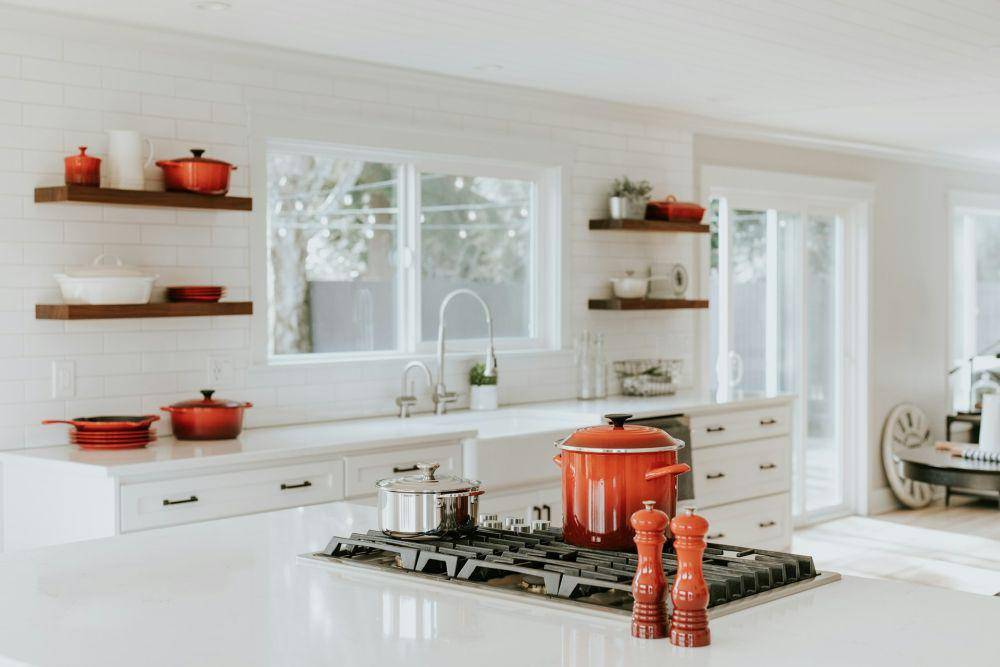 Dekorasi Dapur (unsplash.com/Becca Tapert)