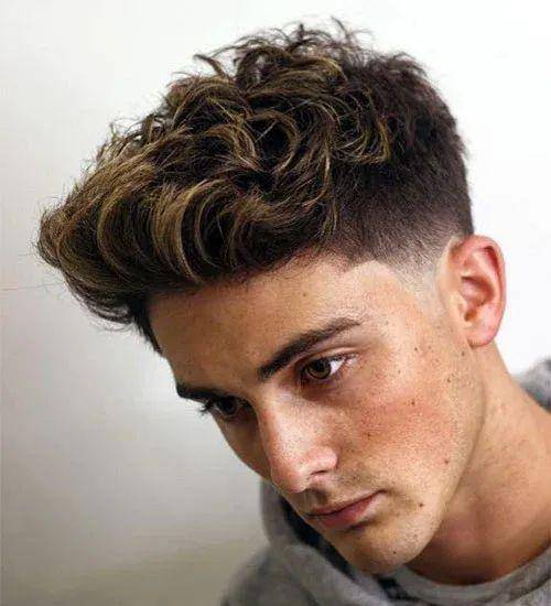 Model rambut brush up fluffy (pinterest.com)