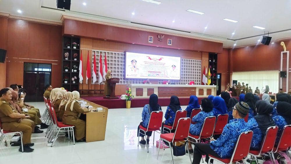 Walikota Bandar Lampung, Eva Dwiana saat memberikan sambutan pada acara purna bakti ASN Pemkot Bandar Lampung