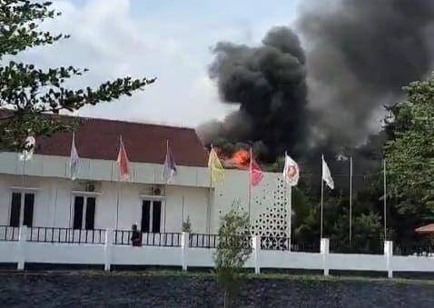 Tim Labfor Selidiki Penyebab Kebakaran Kantor KPU Morowali