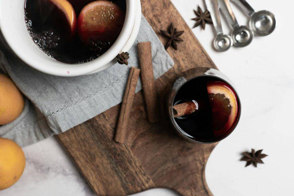 ilustrasi glogg khas Swedia (pexels.com/Taryn Elliot)