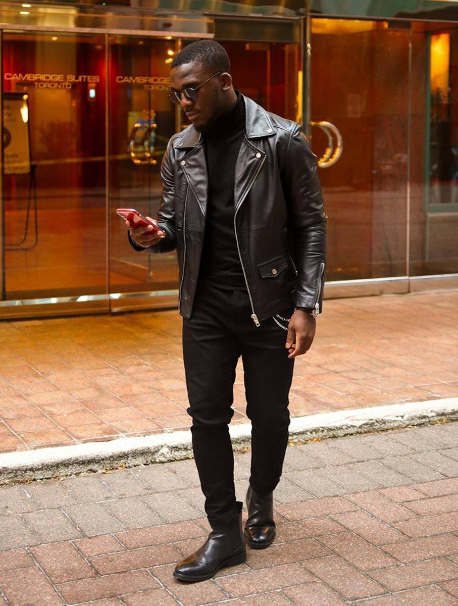 street style pakai boots (pexels.com/Wes Cam)