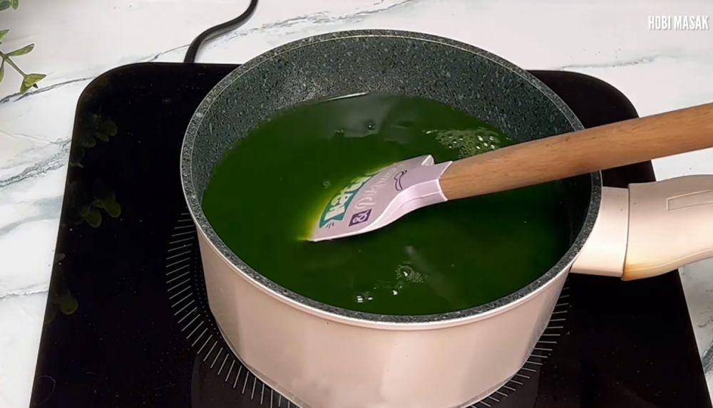 ilustrasi memasak puding marmer pandan (YouTube.com/HOBI MASAK)