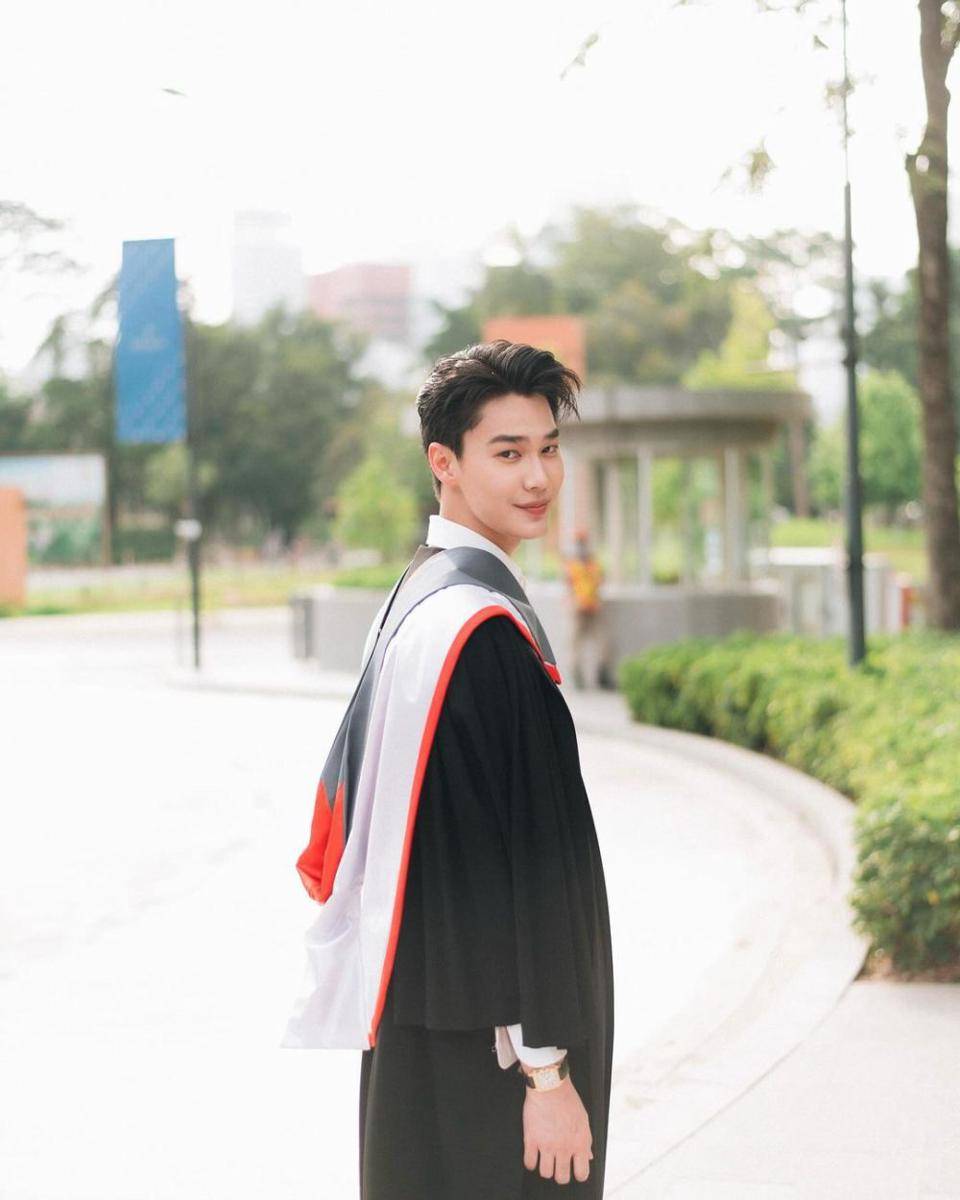 Dew Jirawat (instagram.com/dew_jsu)