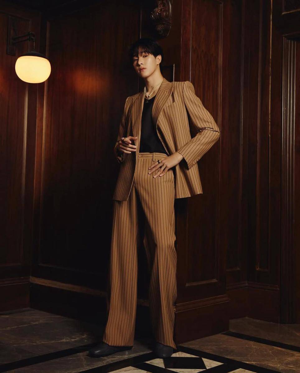 padu padan blazer ala Nani Hirunkit (instagram.com/hirunkit_)