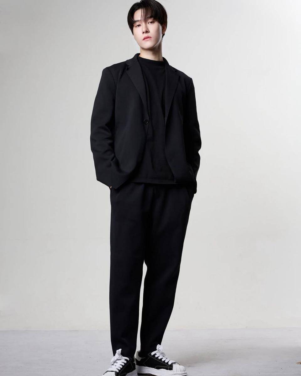 padu padan blazer ala Nani Hirunkit (instagram.com/hirunkit_)