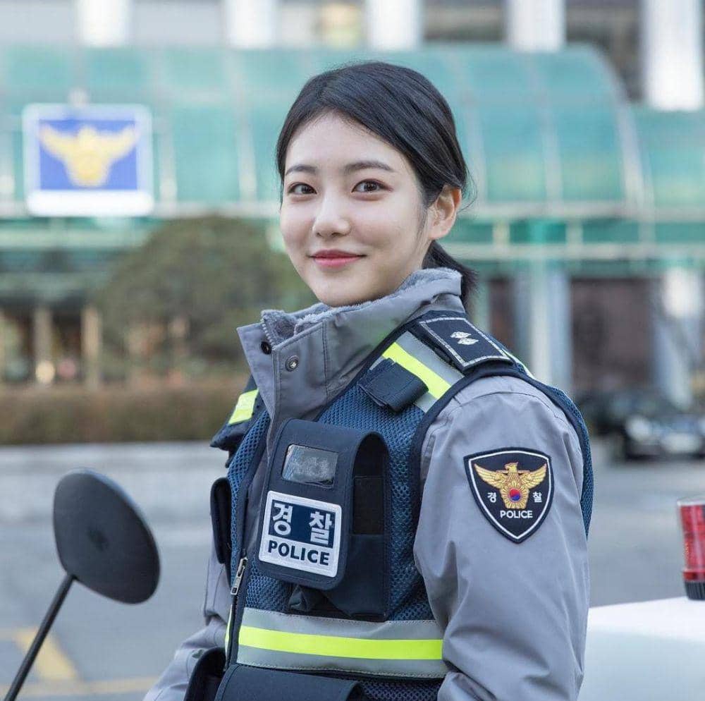 Shin Ye Eun di drama He Is Psychometric (instagram.com/jypactors_official)