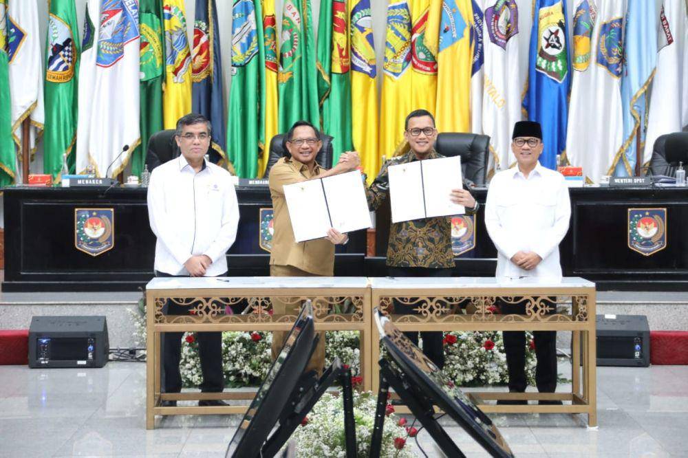 Mendagri Teken Nota Kesepahaman dan Surat Edaran Bersama untuk Lindungi Pekerja Migran (Dok. Kemendagri)