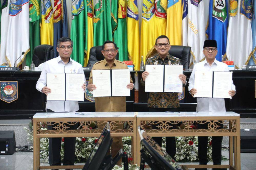 Mendagri Teken Nota Kesepahaman dan Surat Edaran Bersama untuk Lindungi Pekerja Migran (Dok. Kemendagri)