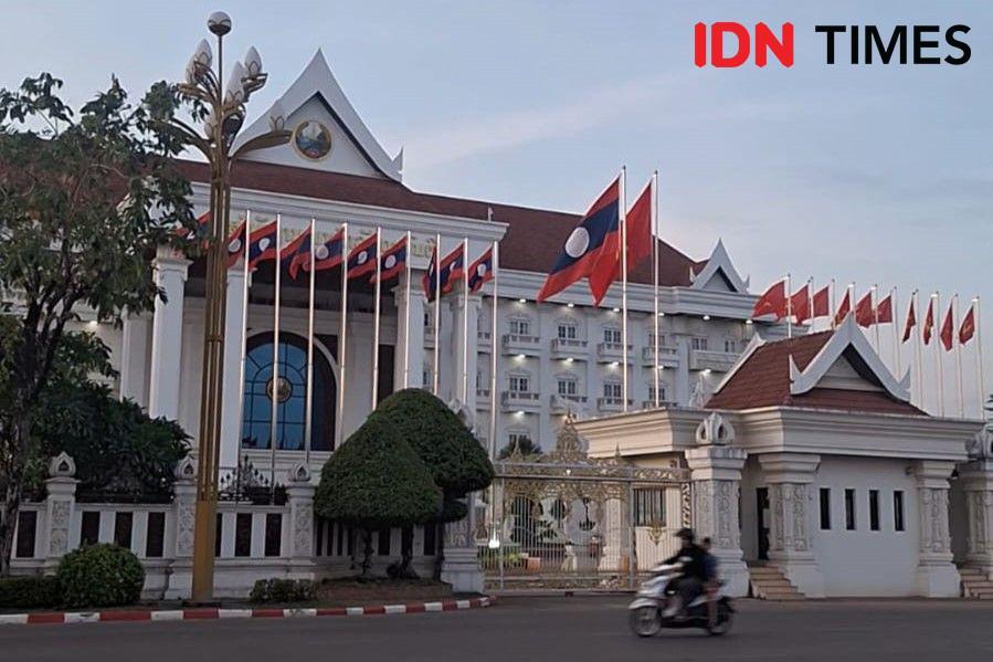 Suburnya Komunisme di Laos