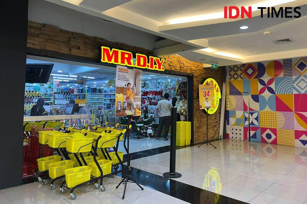 Toko MR DIY di Jakarta (IDN Times/Ridwan Aji Pitoko)