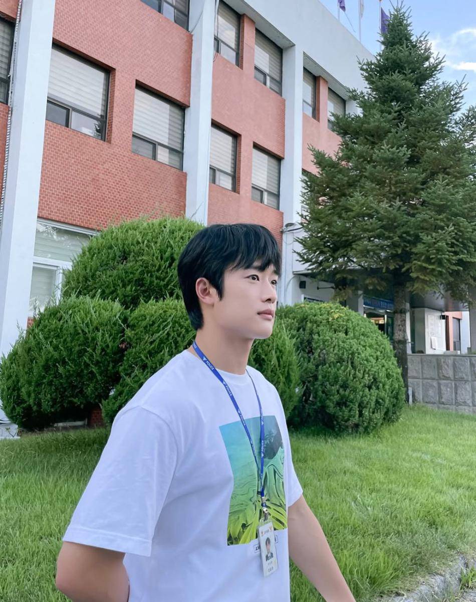 Choi Woo Jin (instagram.com/wo_oj_in)