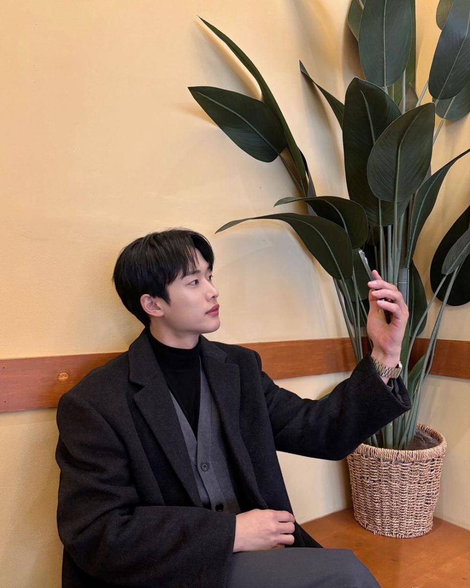 Choi Woo Jin (instagram.com/wo_oj_in)