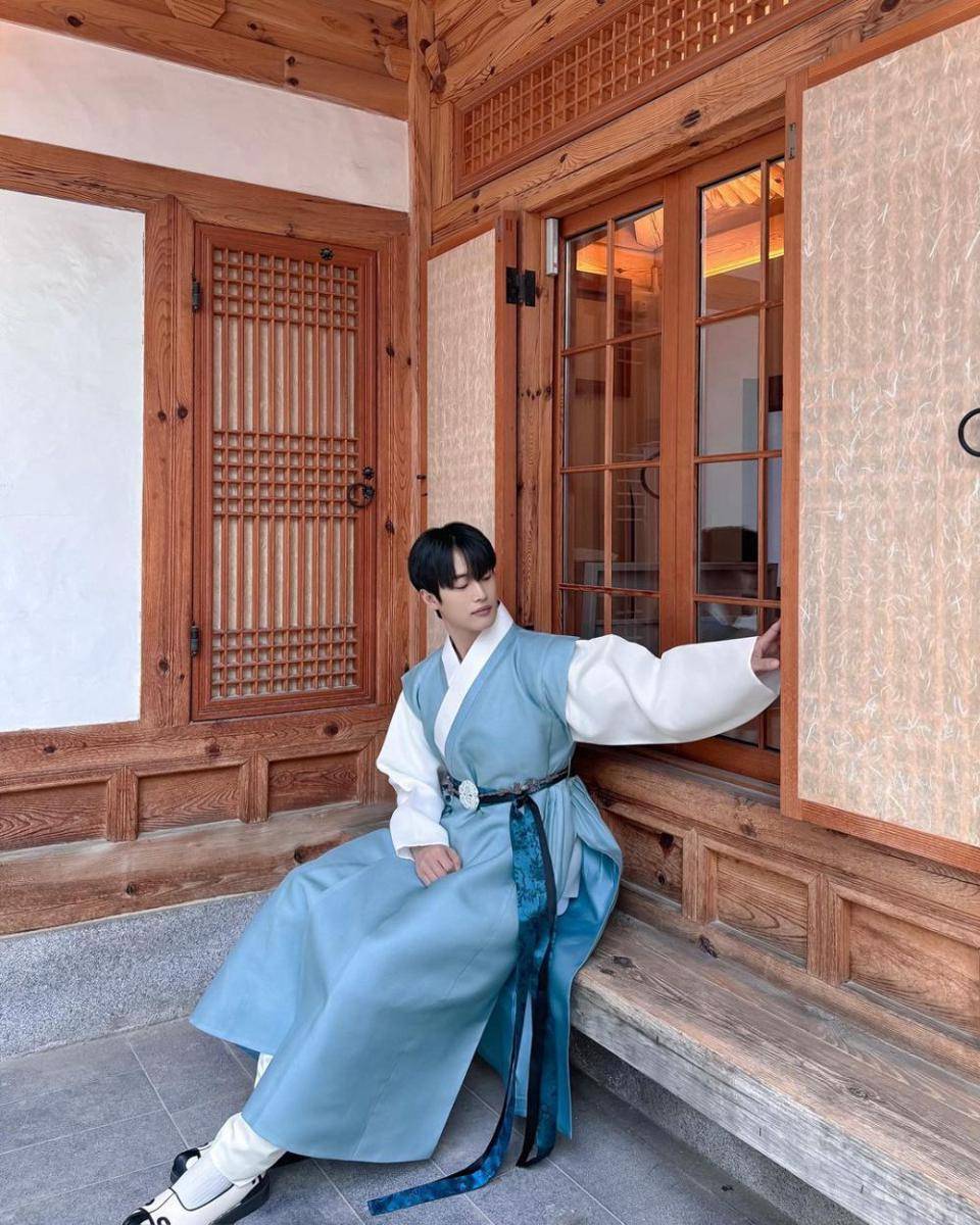 Choi Woo Jin (instagram.com/wo_oj_in)
