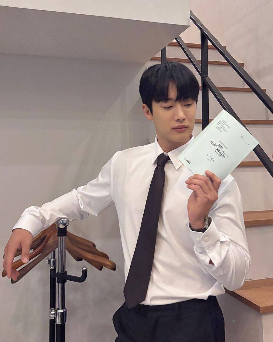 di balik layar drama When The Phone Rings (instagram.com/wo_oj_in)