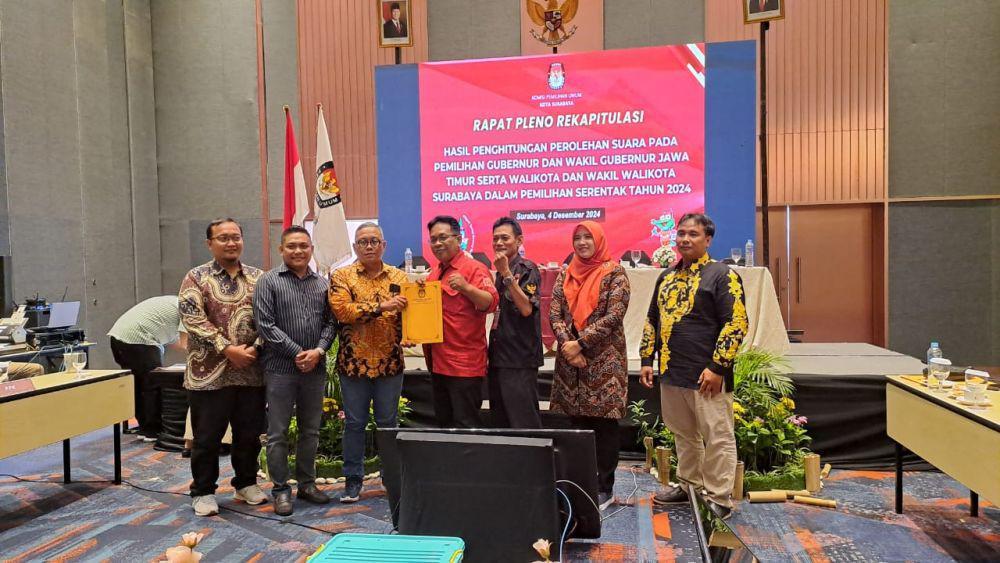 Rekapitulasi KPU, Risma Unggul di Surabaya
