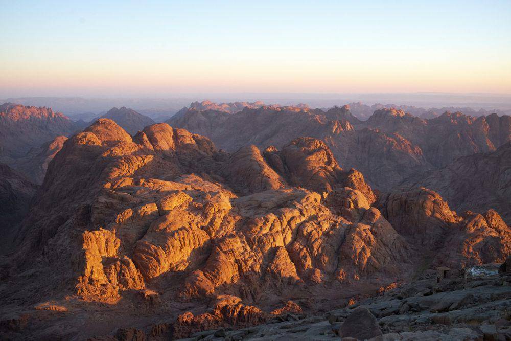 Gunung Sinai (unsplash.com/Artem Labunsky)