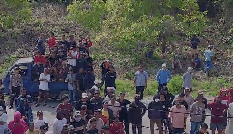 Ketua Bawaslu Buton Tengah Dikejar Massa saat Demo Desak PSU Pilkada