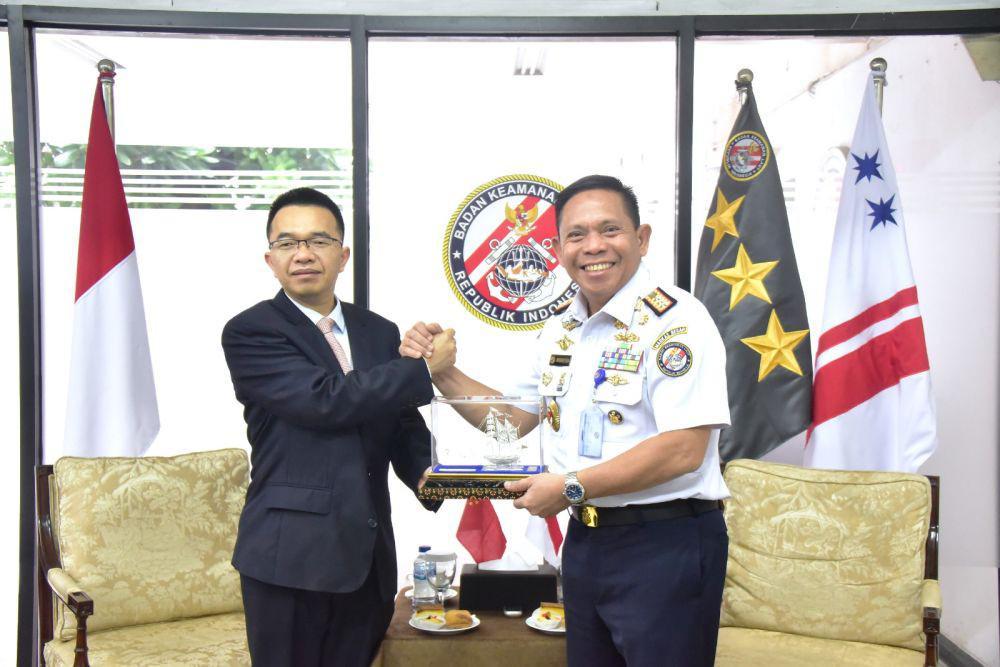 Petinggi Coast Guard China Temui Kepala Bakamla, Bahas Apa?