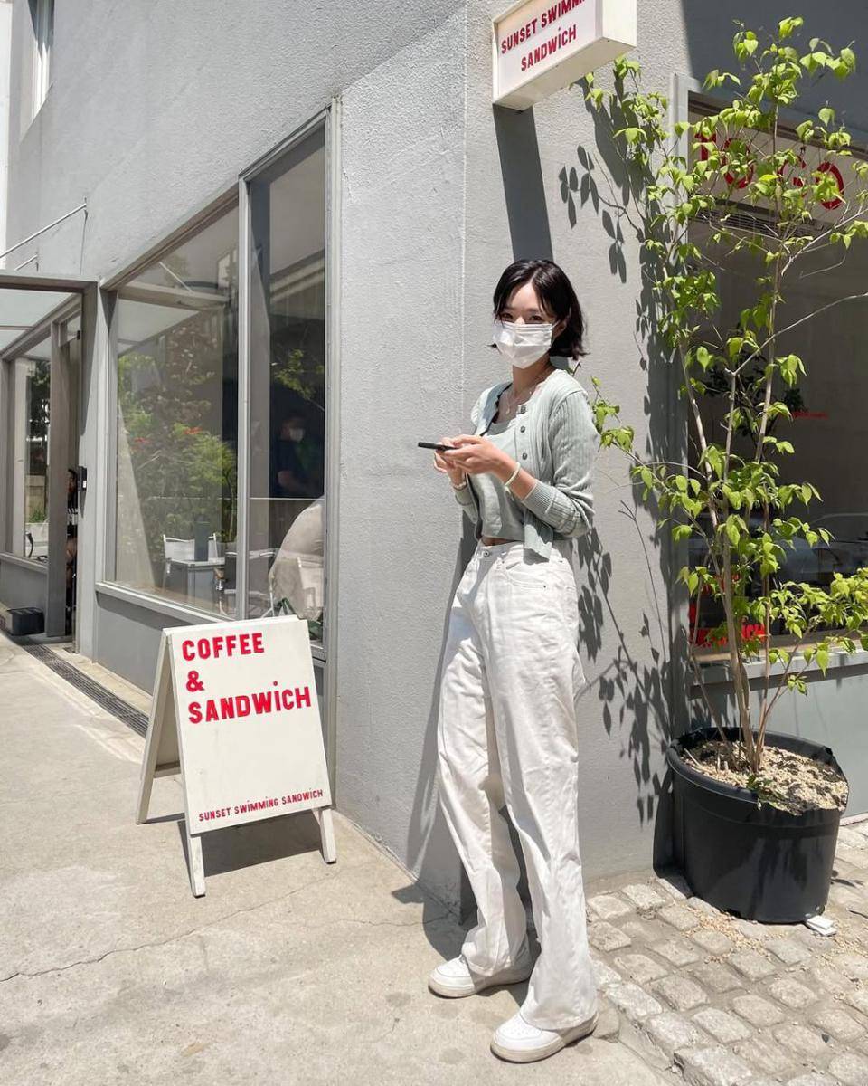 inspirasi daily outfit ala Chae Soo Bin (instagram.com/soobinms)
